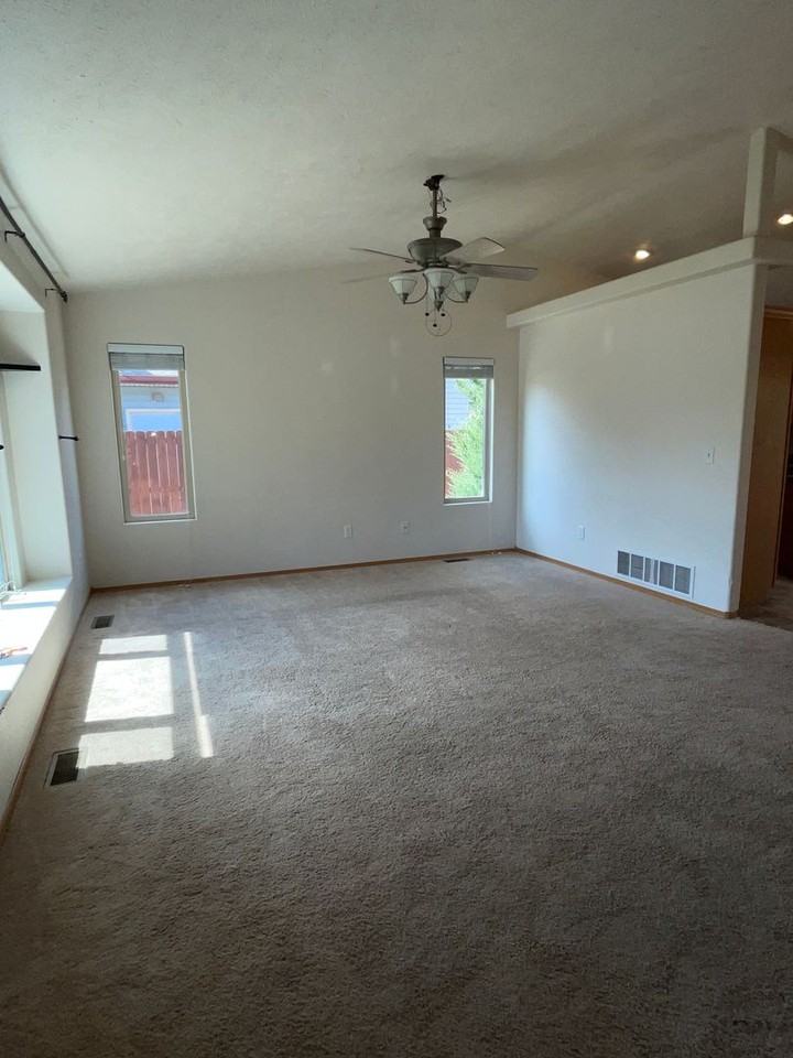 2914 Hoefer Ave - Photo 4 of 42