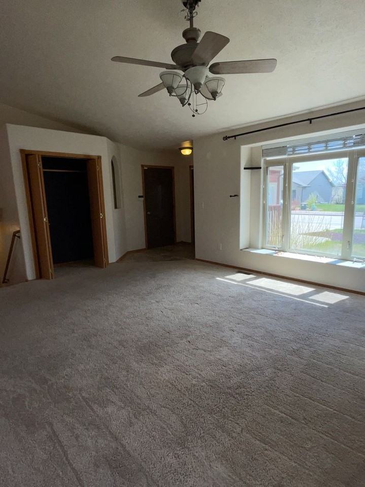 2914 Hoefer Ave - Photo 5 of 42