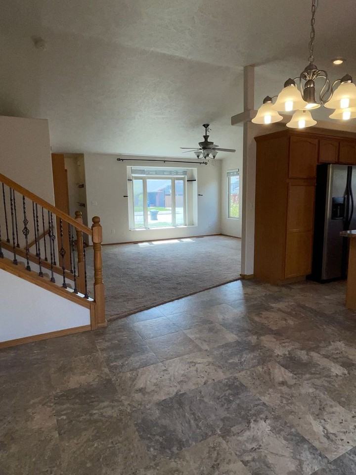 2914 Hoefer Ave - Photo 6 of 42