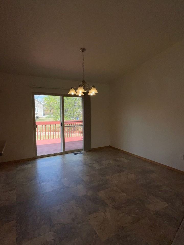 2914 Hoefer Ave - Photo 7 of 42