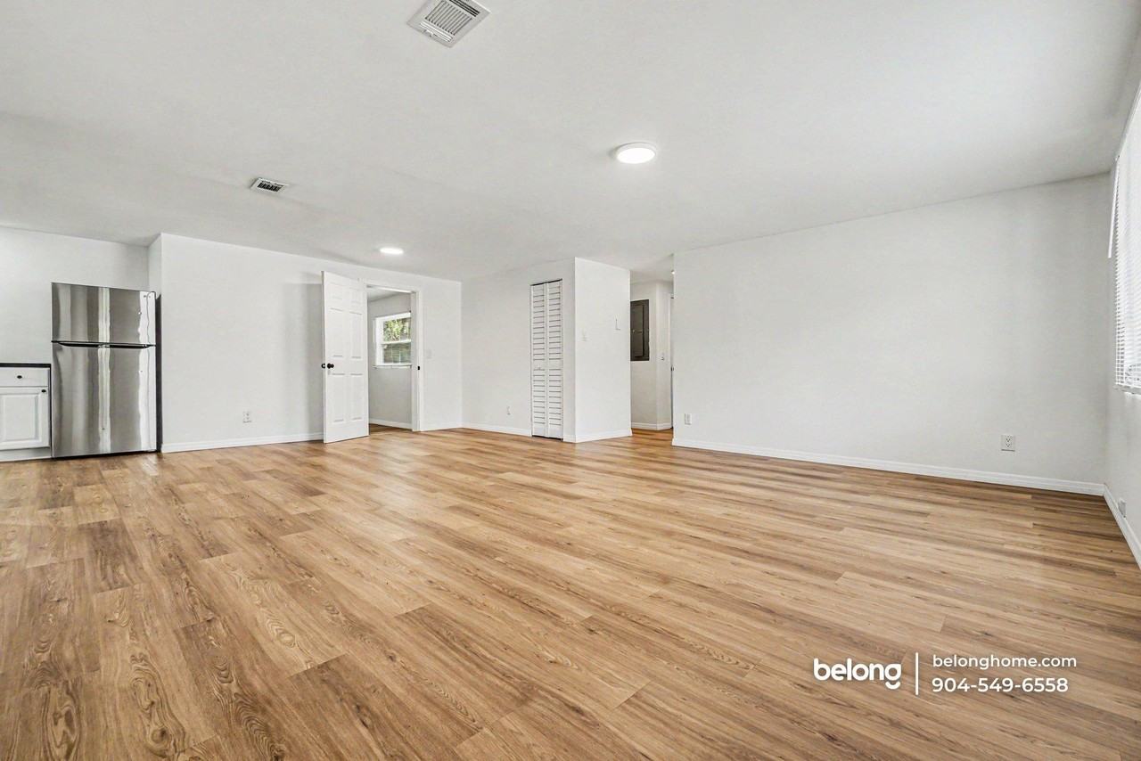 392 Arora Blvd - Photo 6 of 17