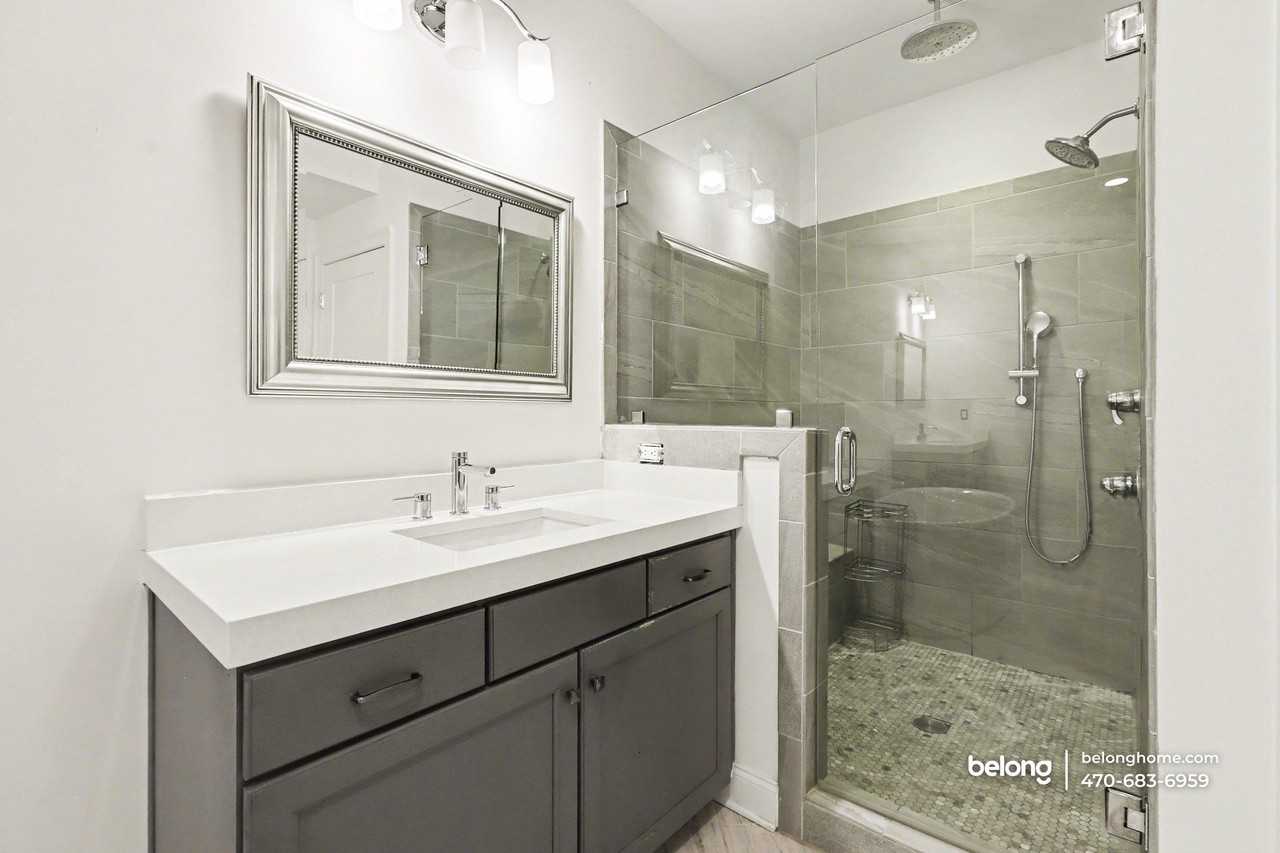 372 Concord St - Photo 2 of 30