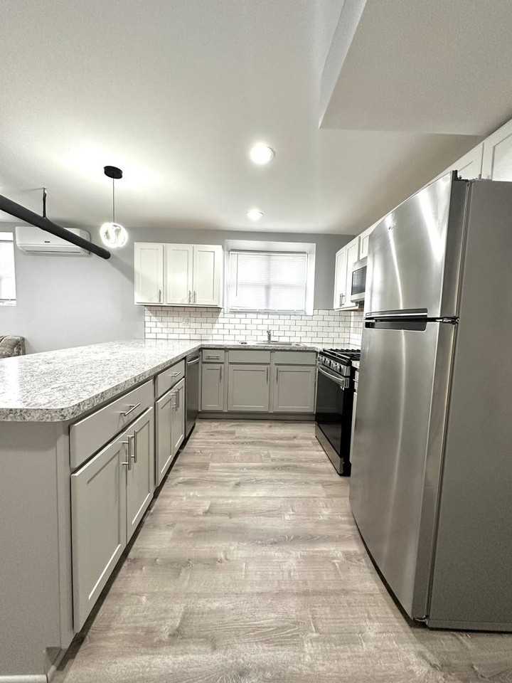 6257 Lakewood - Photo 3 of 11