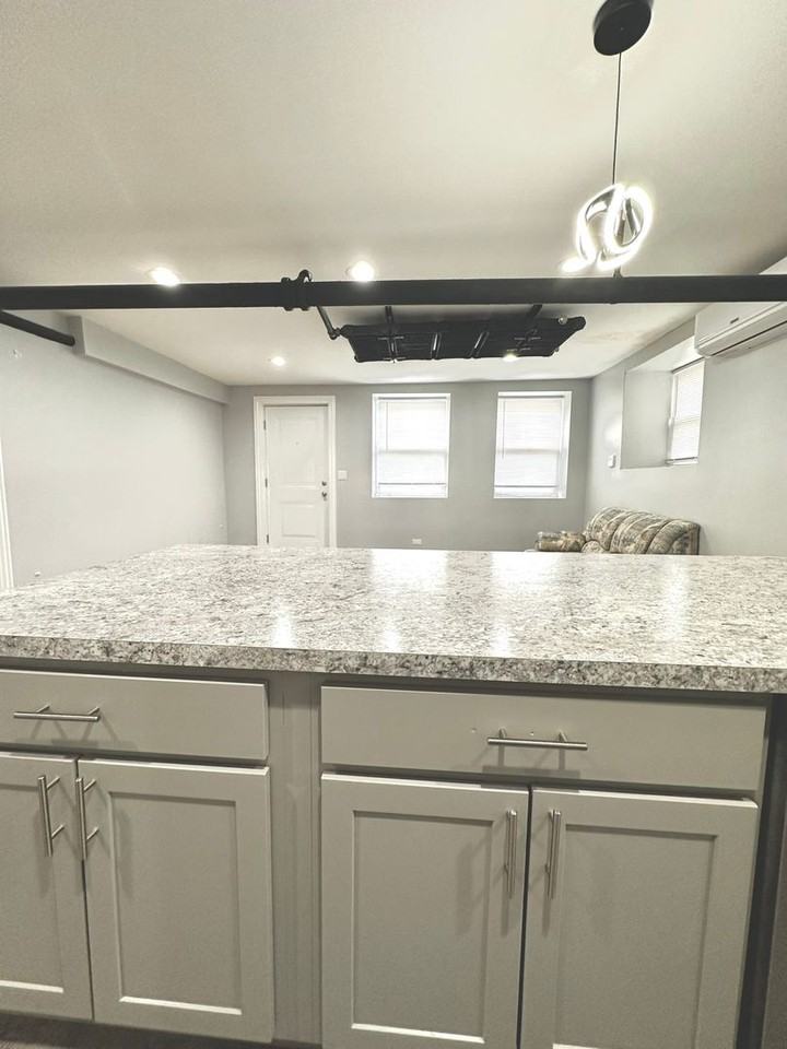 6257 Lakewood - Photo 4 of 11