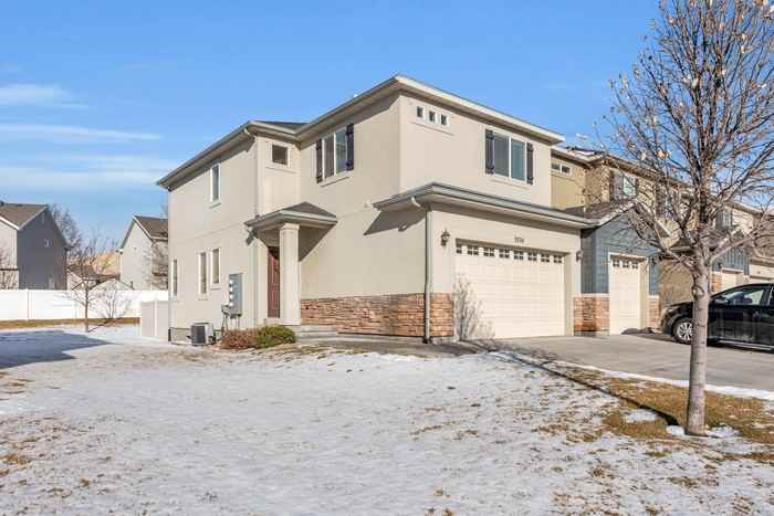 3234 W Desert Lily Dr - Photo 2 of 26