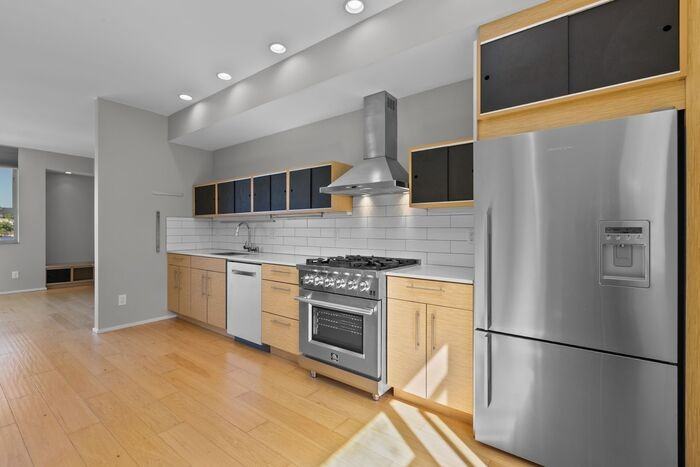 2351 Yale Ave E #B - Photo 3 of 50