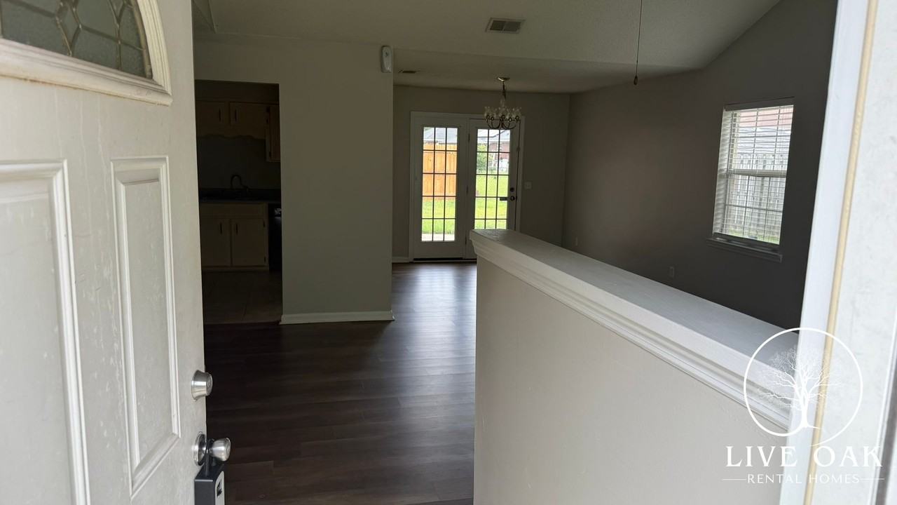800 Wallace Martin Dr - Photo 5 of 19