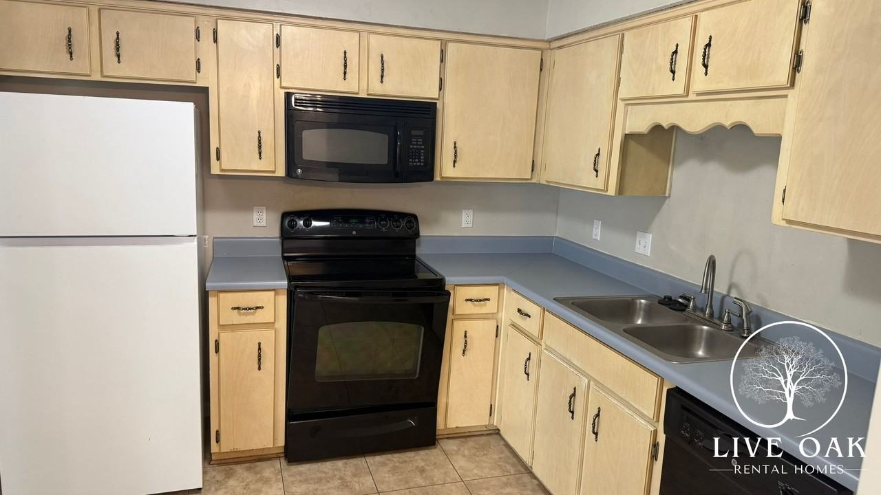 800 Wallace Martin Dr - Photo 7 of 19