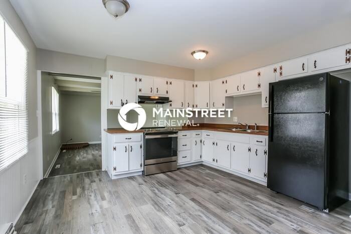 3735 Gairlock Dr - Photo 5 of 17