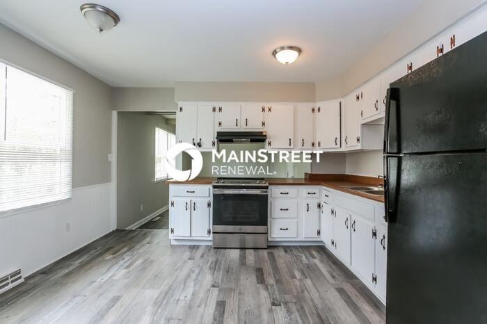 3735 Gairlock Dr - Photo 6 of 17
