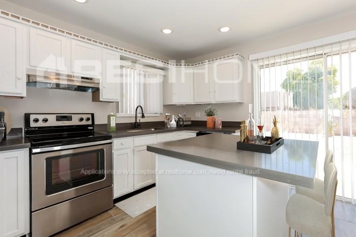 623 S San Jose - Photo 3 of 18