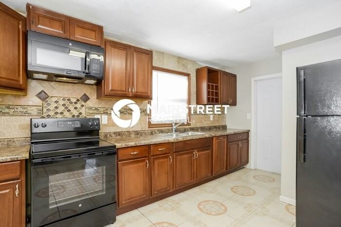 2702 S Glenwood Ave - Photo 6 of 17