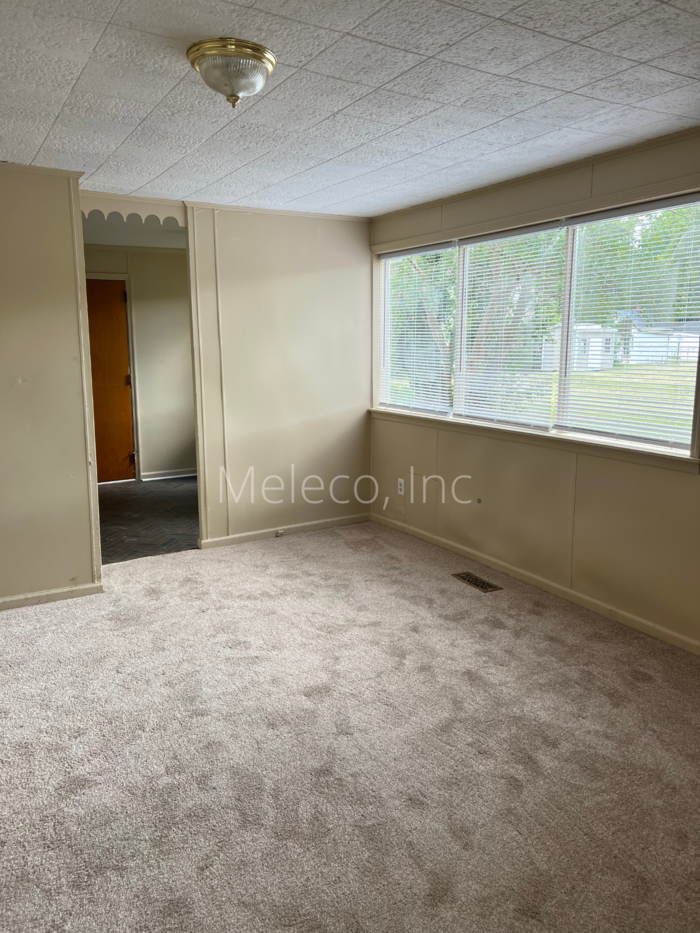 1020 Washington Ave - Photo 2 of 9