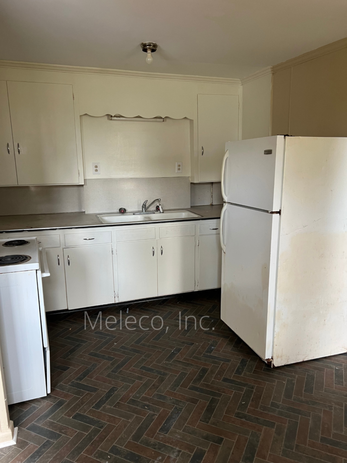 1020 Washington Ave - Photo 3 of 9