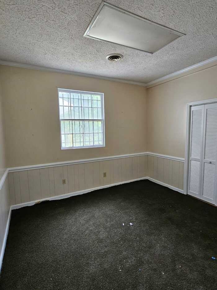 854 Trinity Pl - Photo 2 of 11