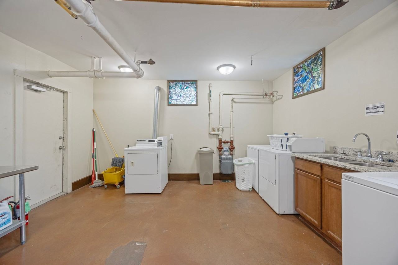 45 Lexington Pkwy S #18 - Photo 7 of 27
