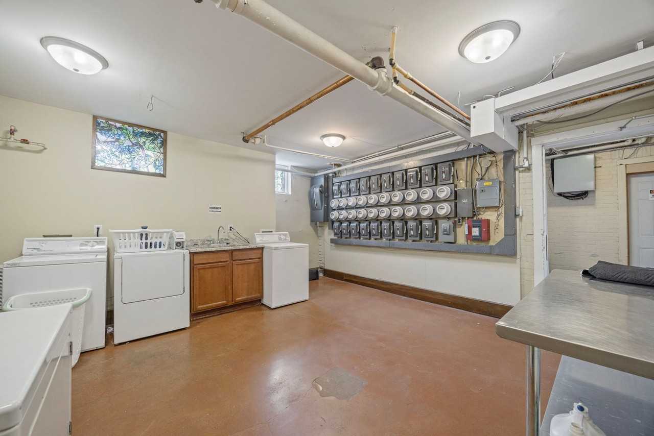 45 Lexington Pkwy S #07 - Photo 7 of 26