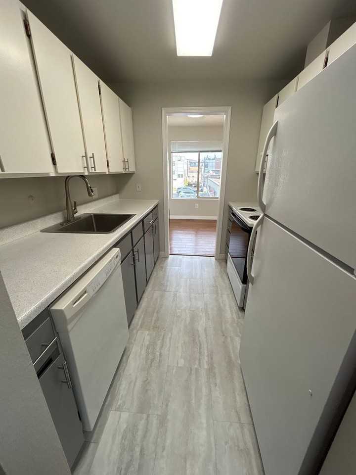 9100 Roosevelt Apartments - Photo 6 of 18