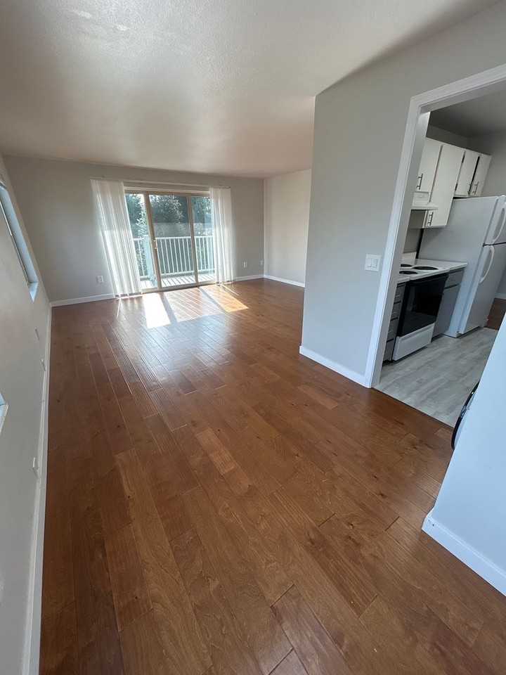 9100 Roosevelt Apartments - Photo 7 of 18