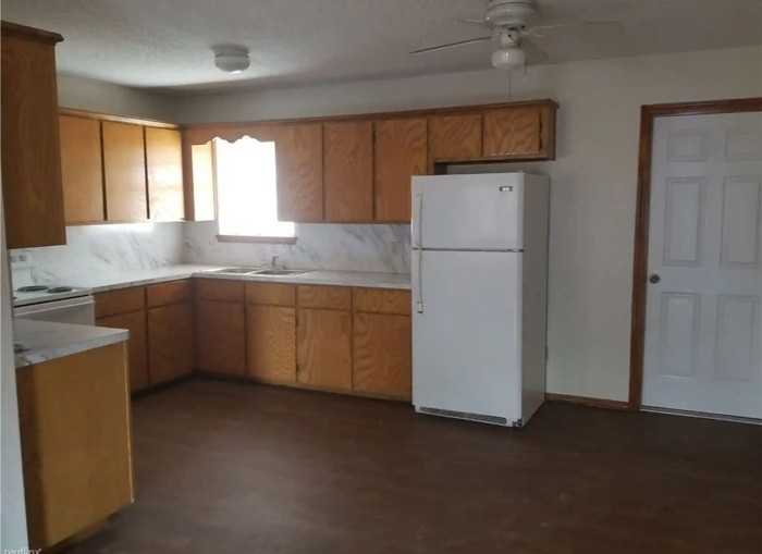 1025 Rio Rico Rd #F - Photo 3 of 9