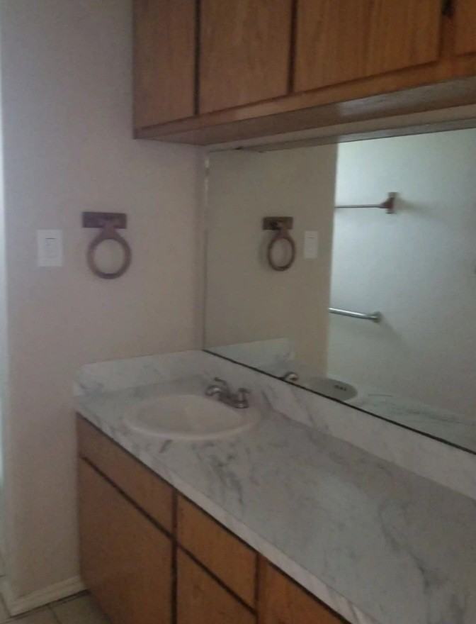 1025 Rio Rico Rd #F - Photo 5 of 9