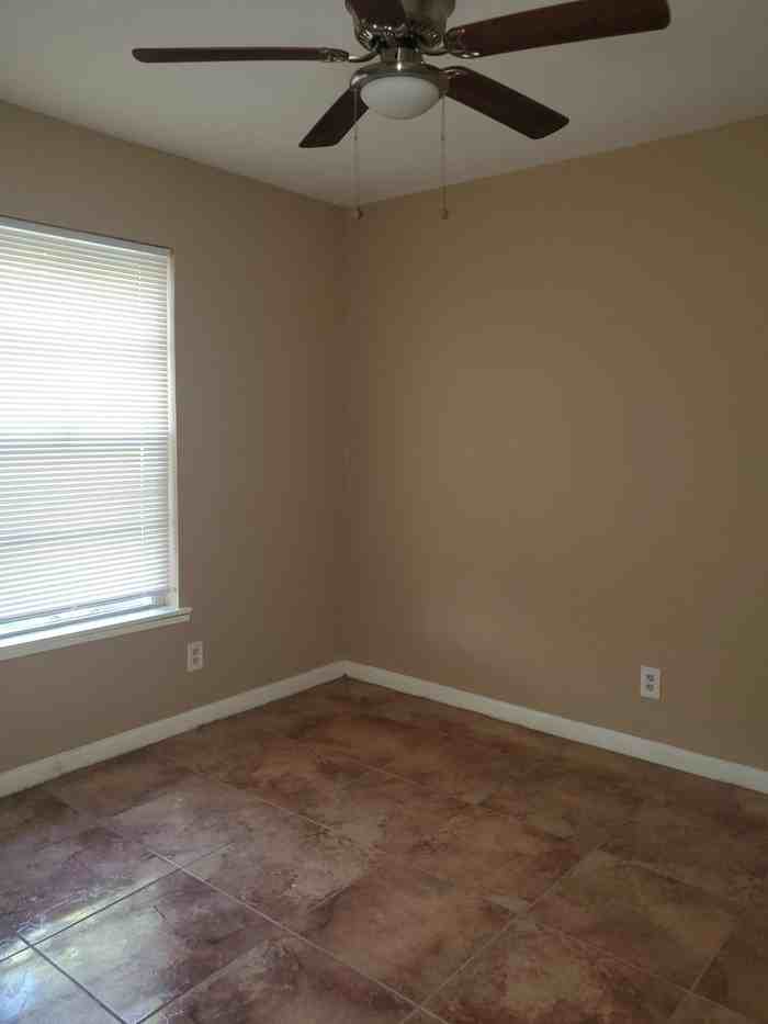814 E Ebony Dr - Photo 5 of 16