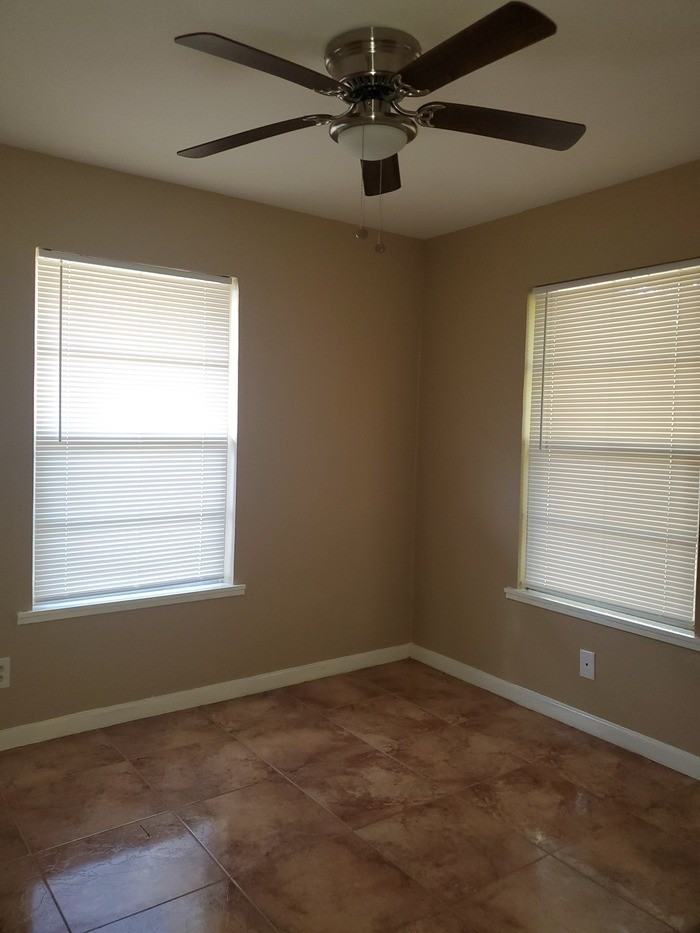 814 E Ebony Dr - Photo 6 of 16