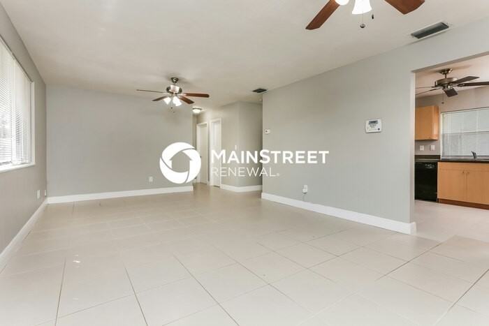 6341 Nw 25th St - Photo 5 of 16