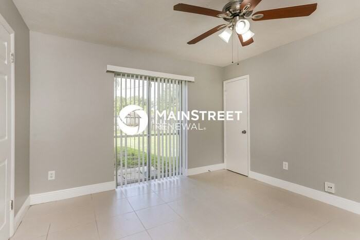 6341 Nw 25th St - Photo 6 of 16