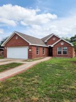 featured image of 213 W Fleetwood Ave
