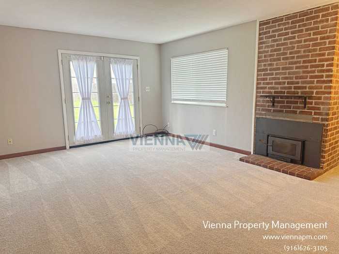 3317 Bristol Rd - Photo 2 of 16