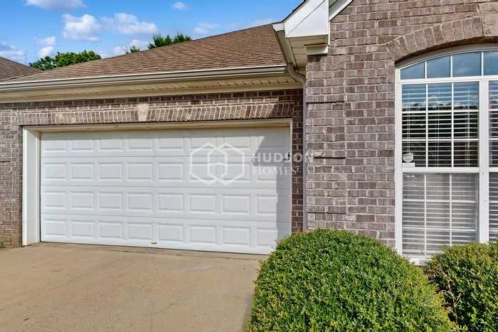 148 Highview Cv - Photo 2 of 28