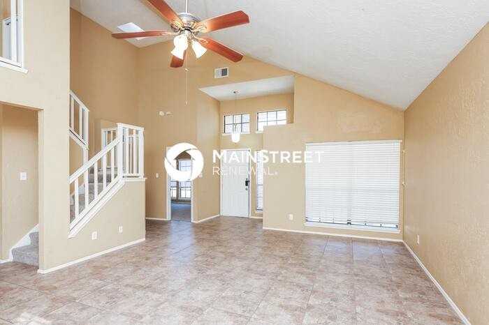 1513 Colborne Dr - Photo 3 of 18