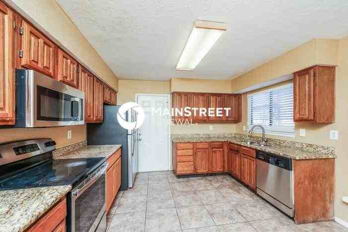 1513 Colborne Dr - Photo 6 of 18