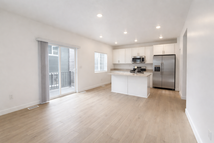 1514 W Bright Eyes Ln - Photo 2 of 20
