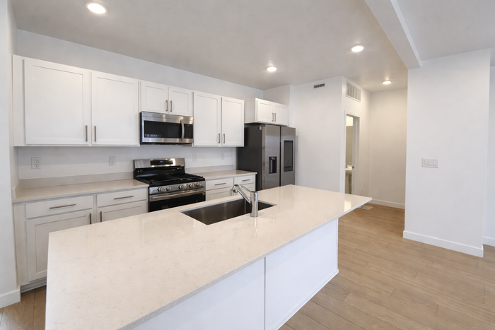 1514 W Bright Eyes Ln - Photo 4 of 20