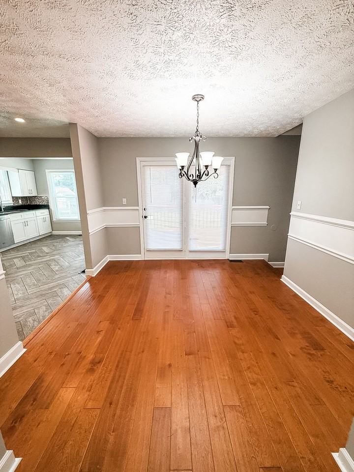 8109 Joshua Rd - Photo 3 of 22