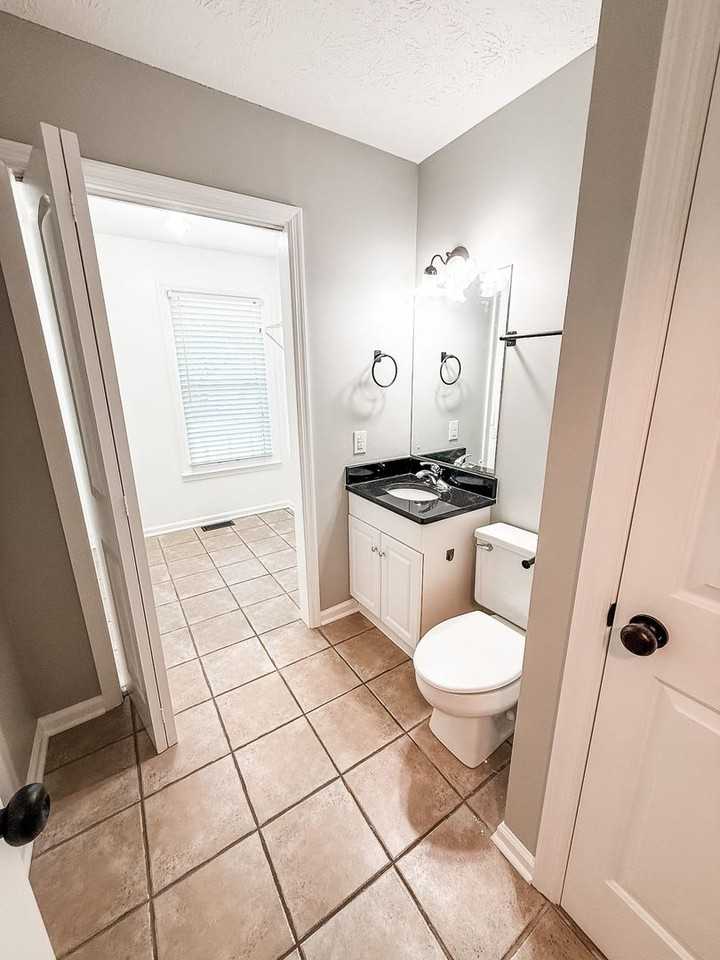 8109 Joshua Rd - Photo 6 of 22