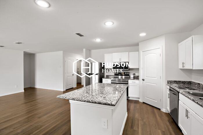 313 Bounding Main St - Photo 5 of 14