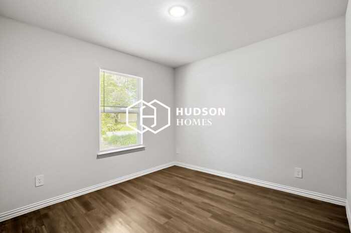 313 Bounding Main St - Photo 7 of 14