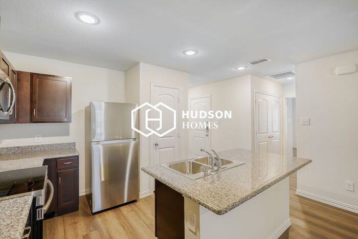 3604 Bourland St - Photo 4 of 14