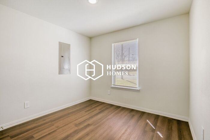 3604 Bourland St - Photo 6 of 14