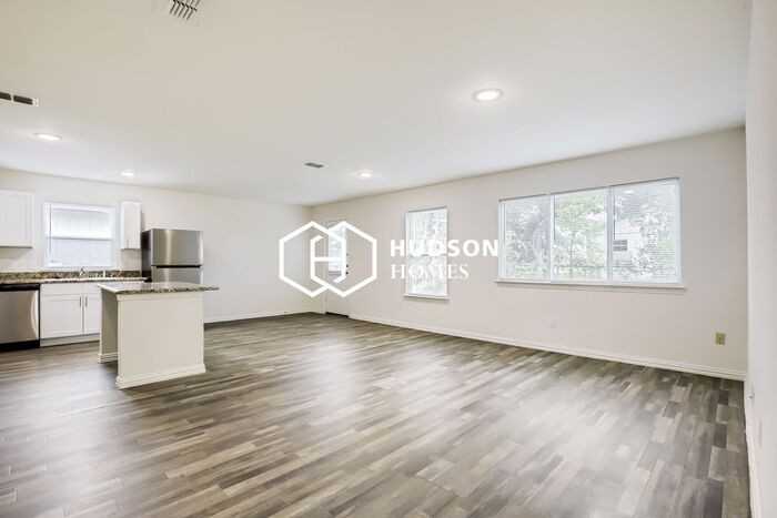 149 Sunset Bay Dr - Photo 4 of 14