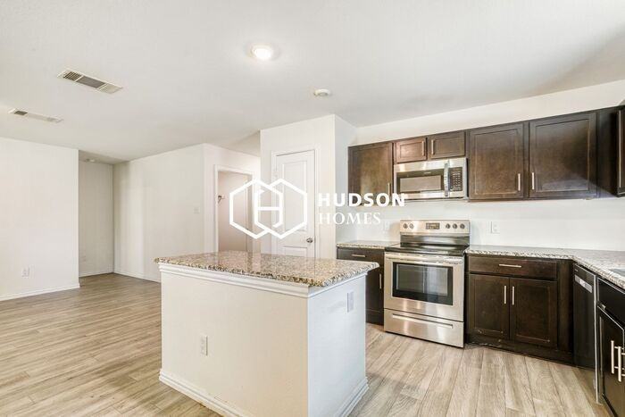 8213 Linda Vista Rd - Photo 6 of 14