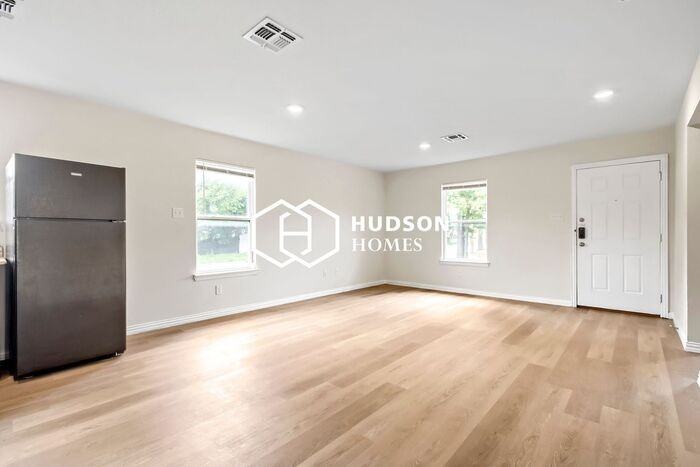 1600 Lucile Ave - Photo 4 of 14