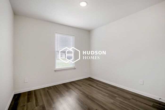 414 Shorty St - Photo 7 of 14