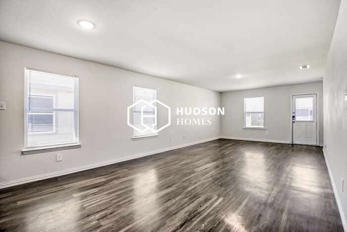 427 Shorty St - Photo 3 of 14