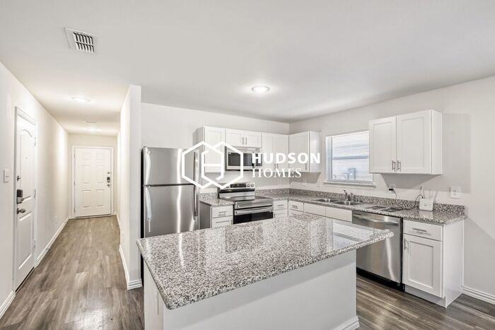 427 Shorty St - Photo 5 of 14