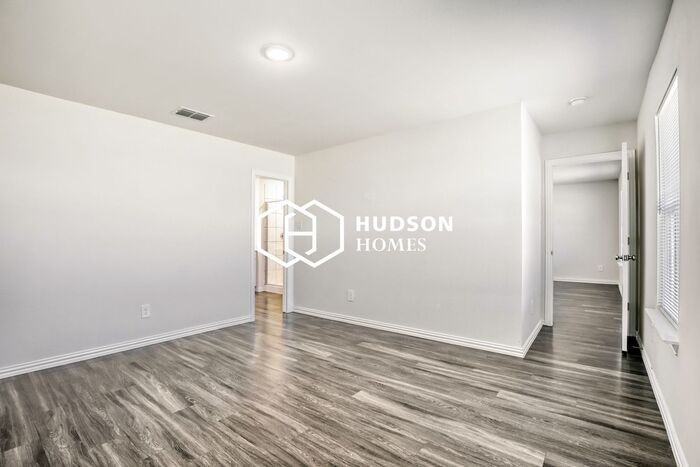 427 Shorty St - Photo 7 of 14
