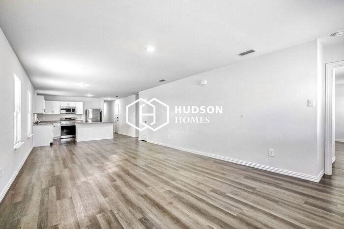 433 Shorty St - Photo 4 of 14